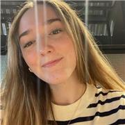 Graduada de educación primaria en inglés, con experiencia como profesora particular y profesora de practicas.